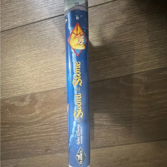 Disney The Sword in the Stone Black Diamond The Classics - Picture 2 of 6